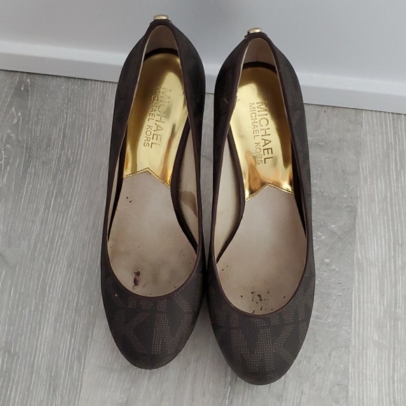 Michael Kors - Picture 2 of 3